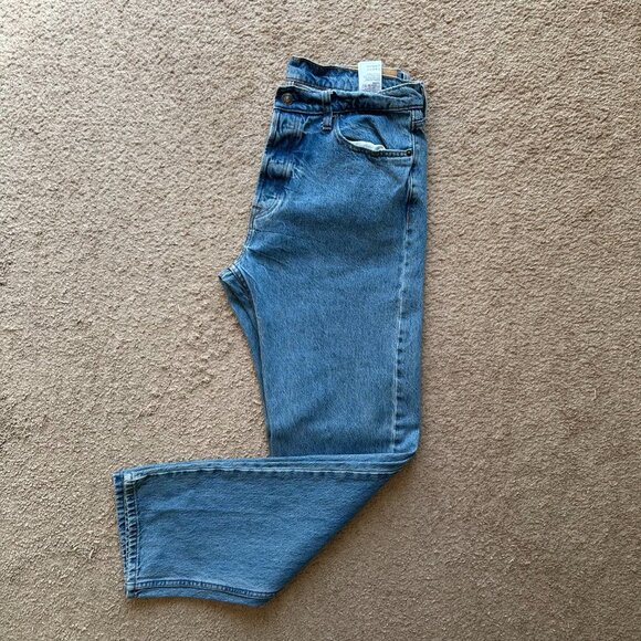 Calvin Klein Jeans Mens 33x32 Standard Straight Mid Rise Blue Light Wash Denim - Picture 1 of 14